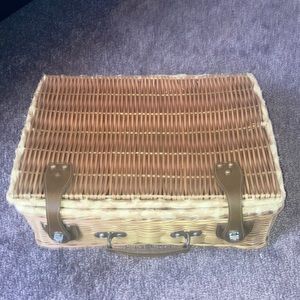 - Vintage whicker picnic basket with leather handle